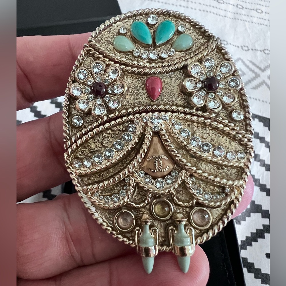 CHANEL BROOCH